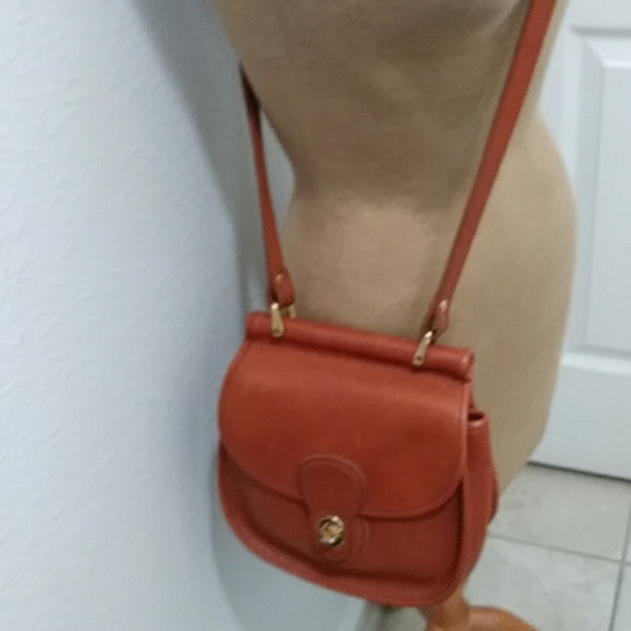 Wilsons Leather Handbags - Vtg Wilson Leather Crossbody